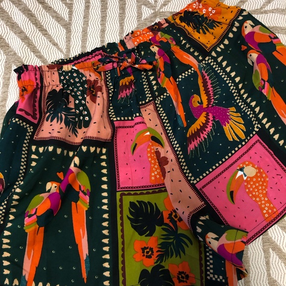 Live 4 Truth Colorful Birds and Geometric Shorts - Picture 7 of 11